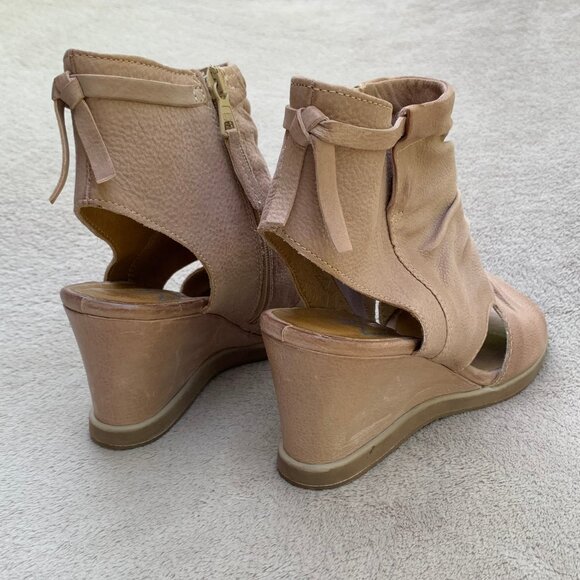 Miz Mooz Becca Soft Leather Slouch Wedge Peep Toe Booties Sz39 - Picture 9 of 16